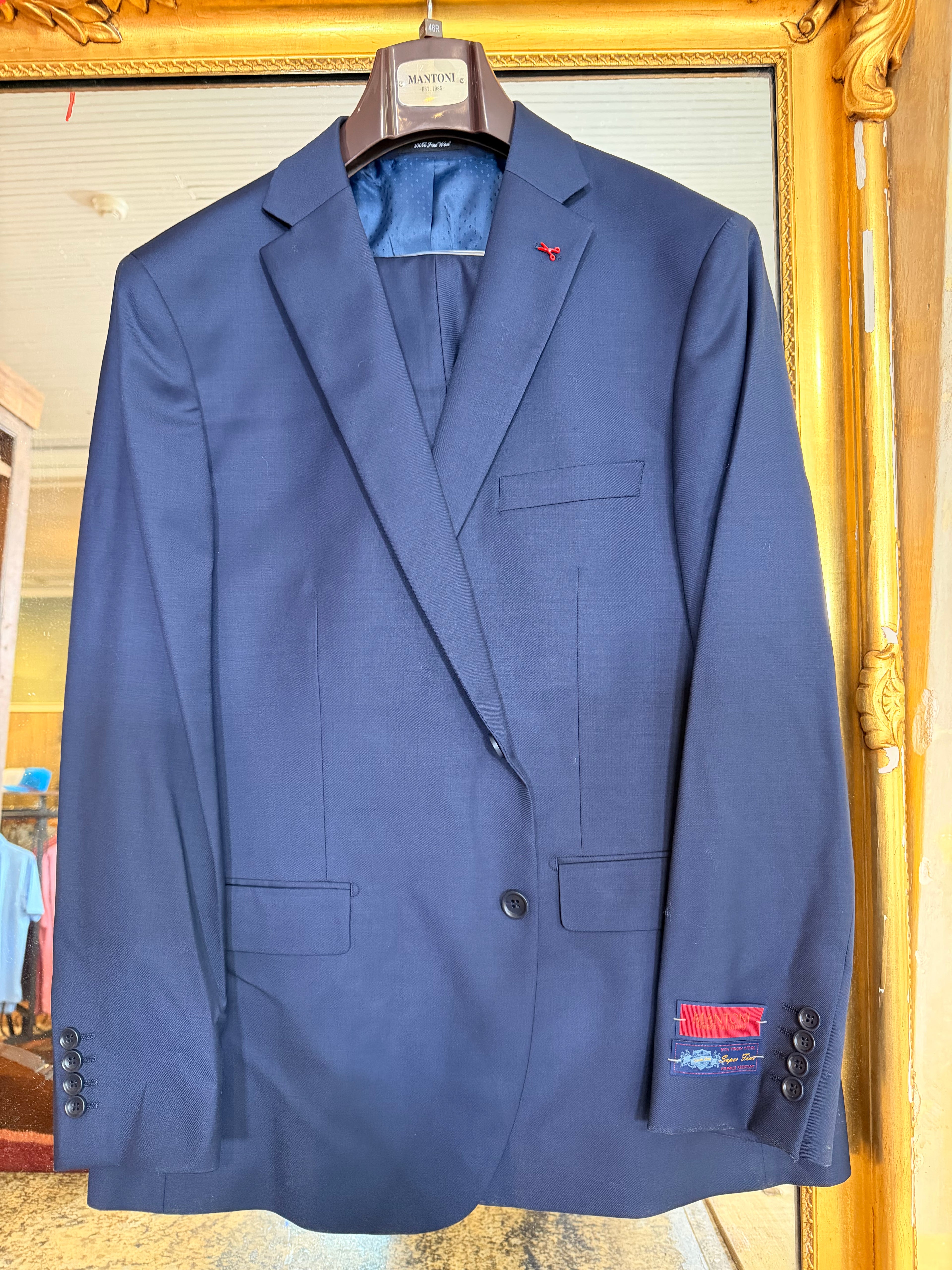 Mantoni Suit 2BT vent no pleat 46R Navy Blue